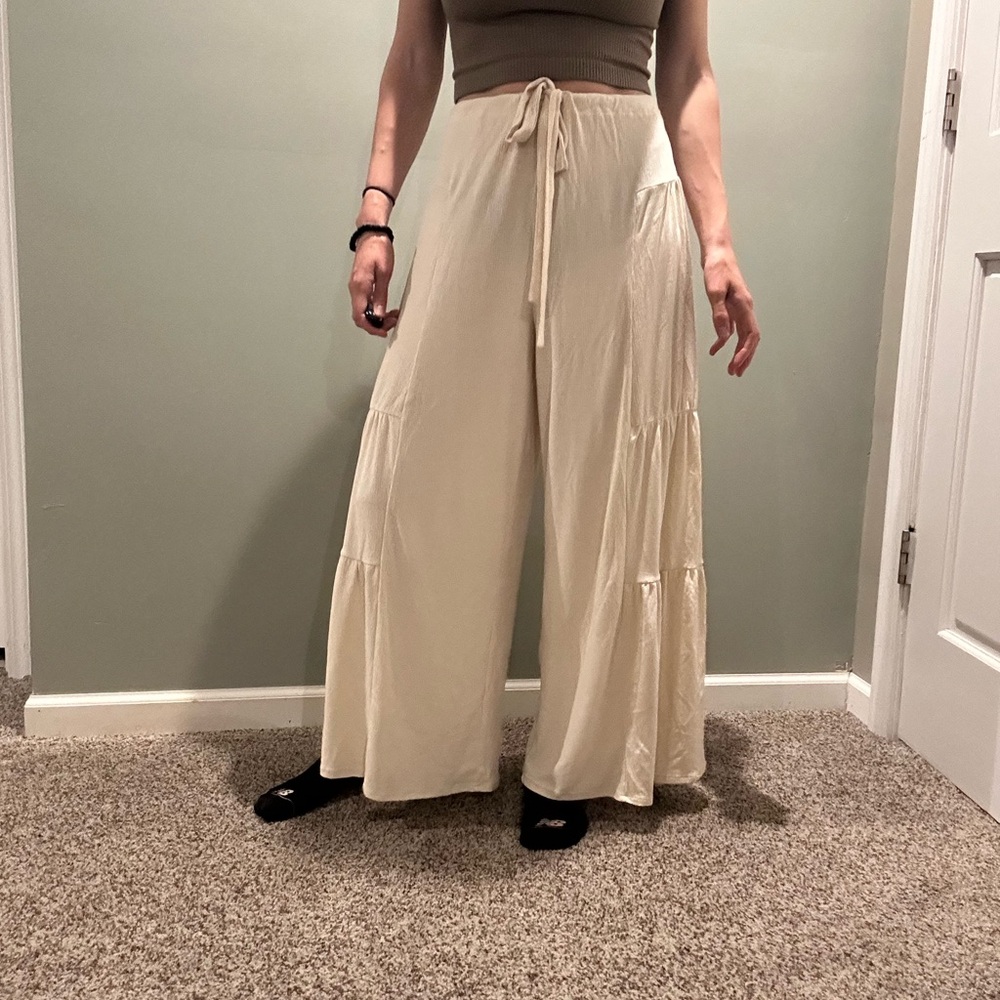 Easel | Women's Cream Wide-Leg Pants